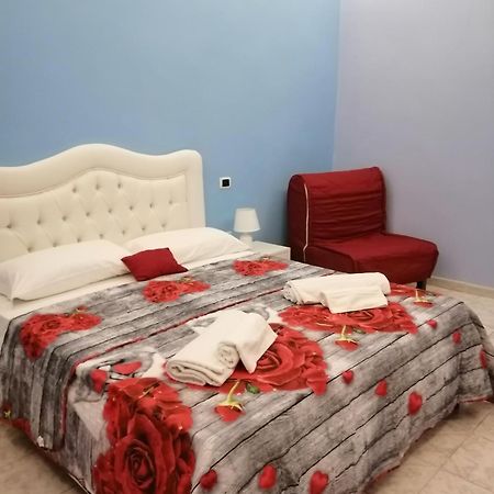 Guest House Francesco Наполи Екстериор снимка