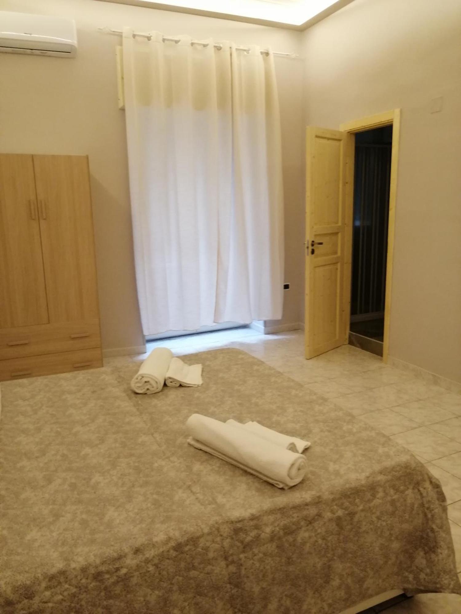 Guest House Francesco Наполи Екстериор снимка