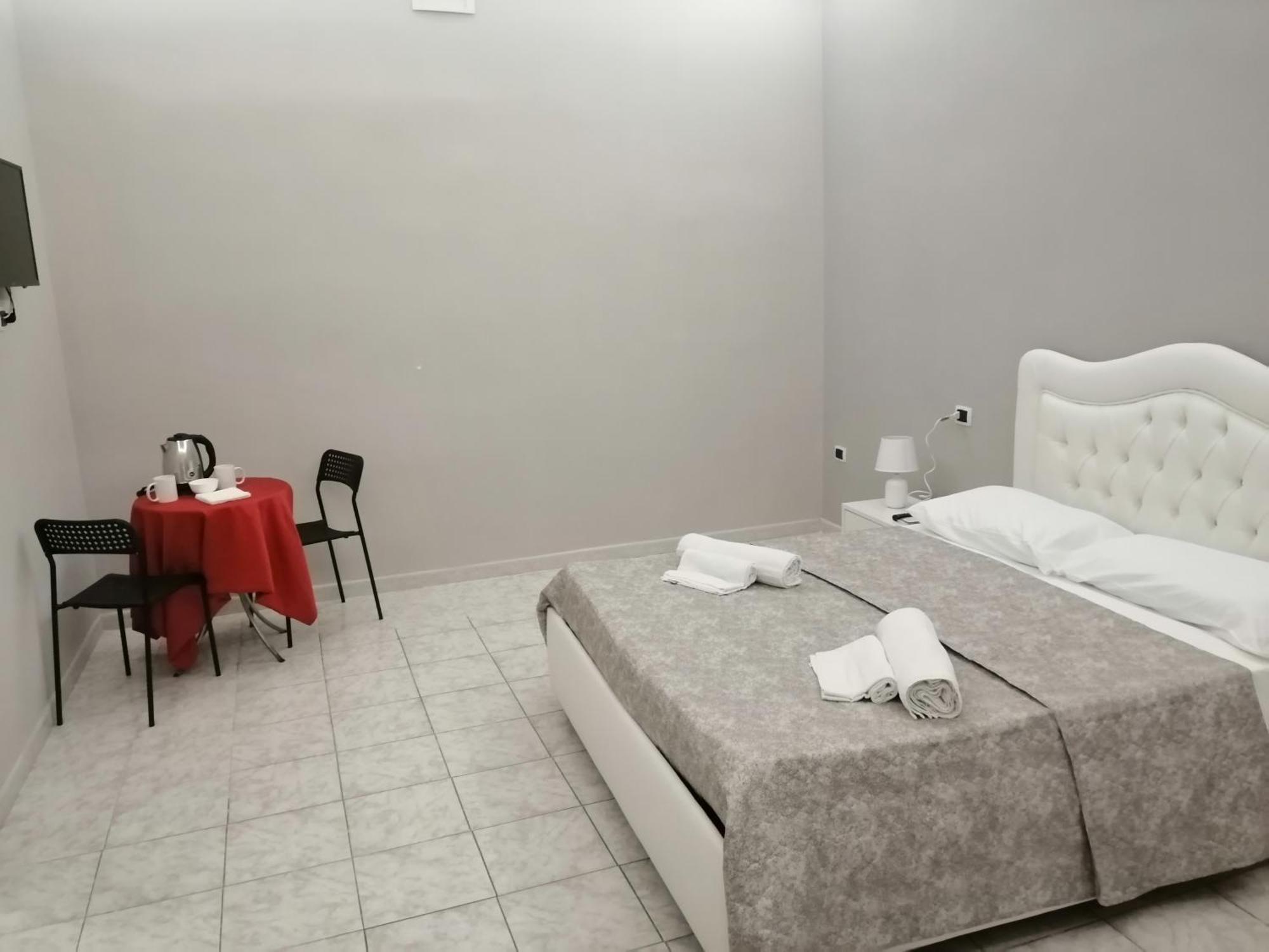 Guest House Francesco Наполи Екстериор снимка
