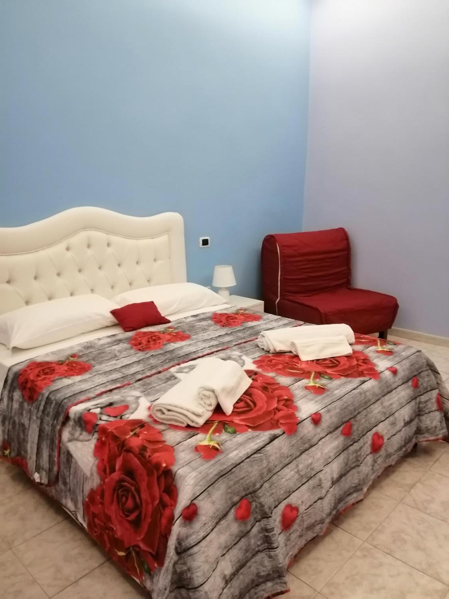 Guest House Francesco Наполи Екстериор снимка